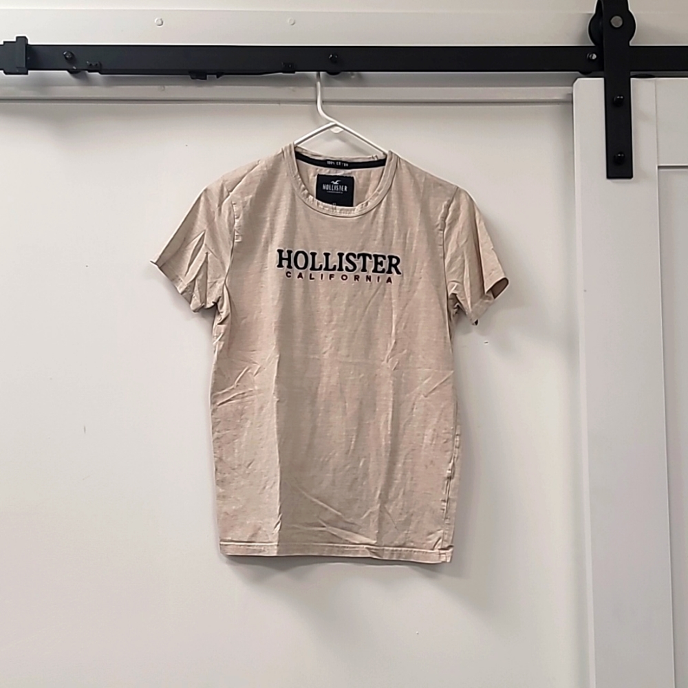 Hollister Tee